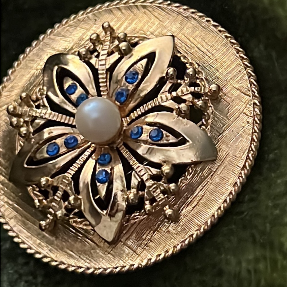 HAYWARD KARATCLAD EMBELLISHED GOLD FLOWER BLOSSOM BROOCH - Picture 3 of 11